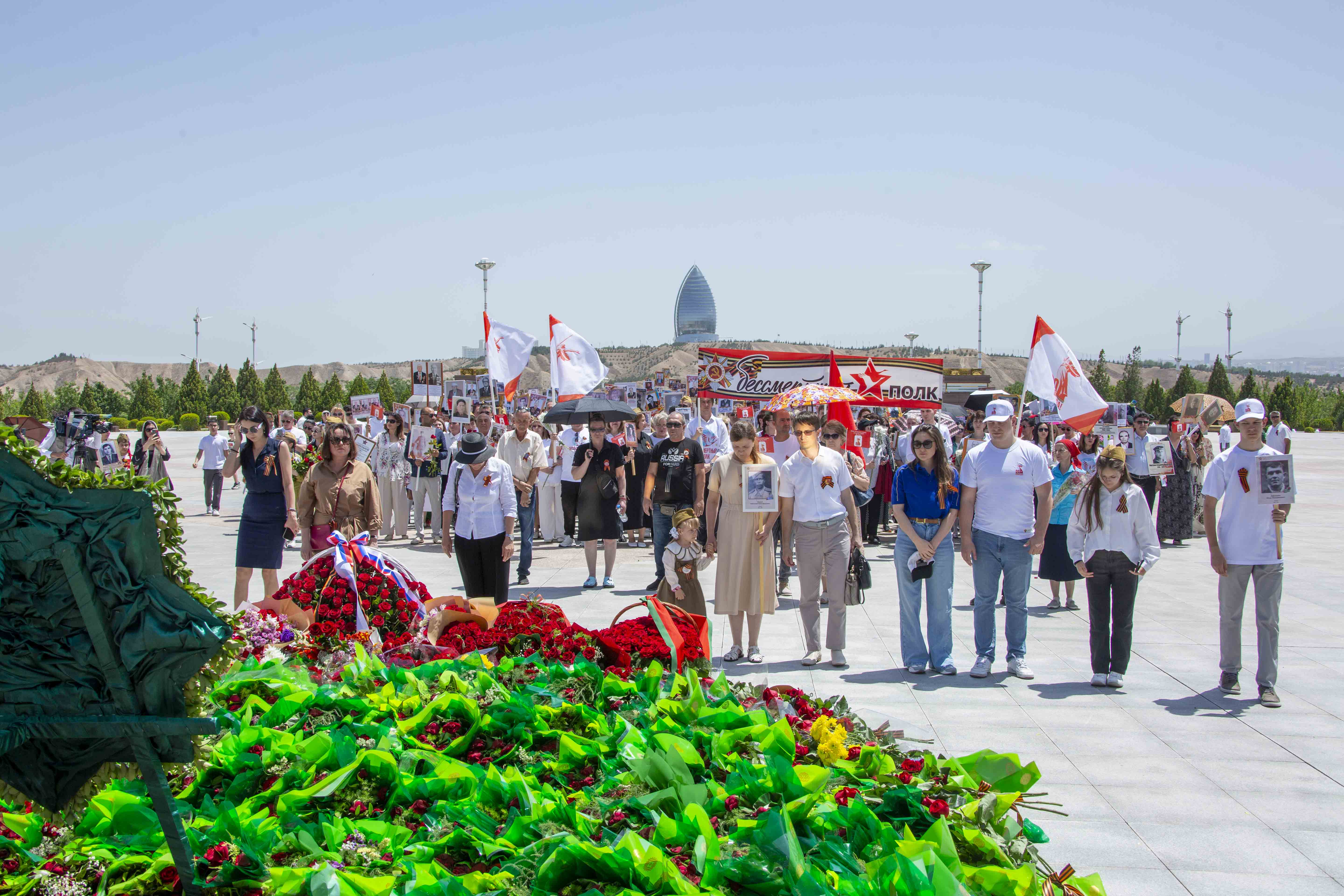 У мемориального комплекса «Народная память» прошла акция «Бессмертный полк»